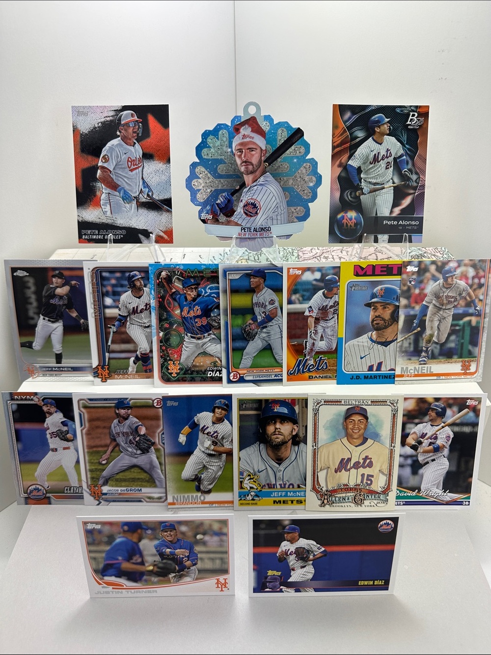 Pete Alonso Holiday Ornament card + Mets 2010/20s lot of 18 McNeil/Diaz/Beltran